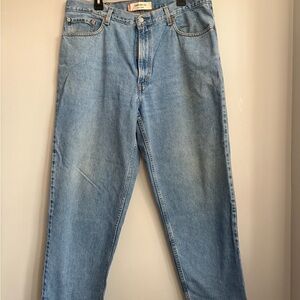 Vintage Levi's 560 Light Blue Relaxed Fit Jeans
